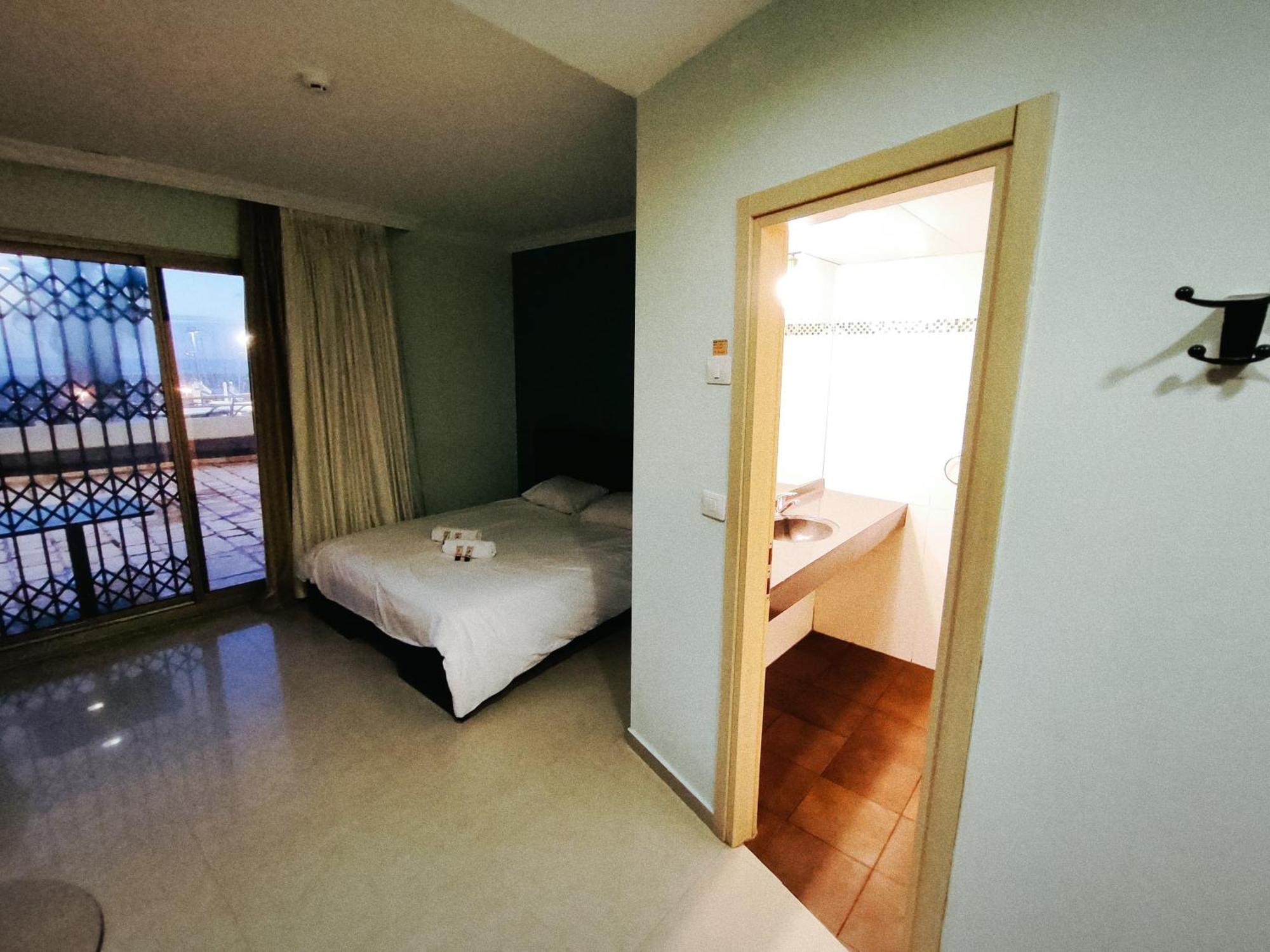 Marina Beach Hotel Tel Aviv Exterior foto