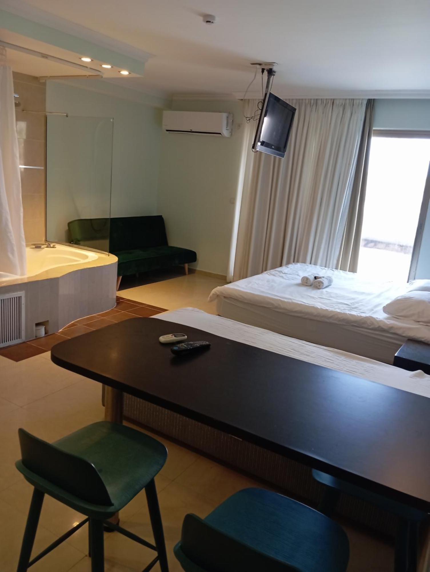Marina Beach Hotel Tel Aviv Exterior foto