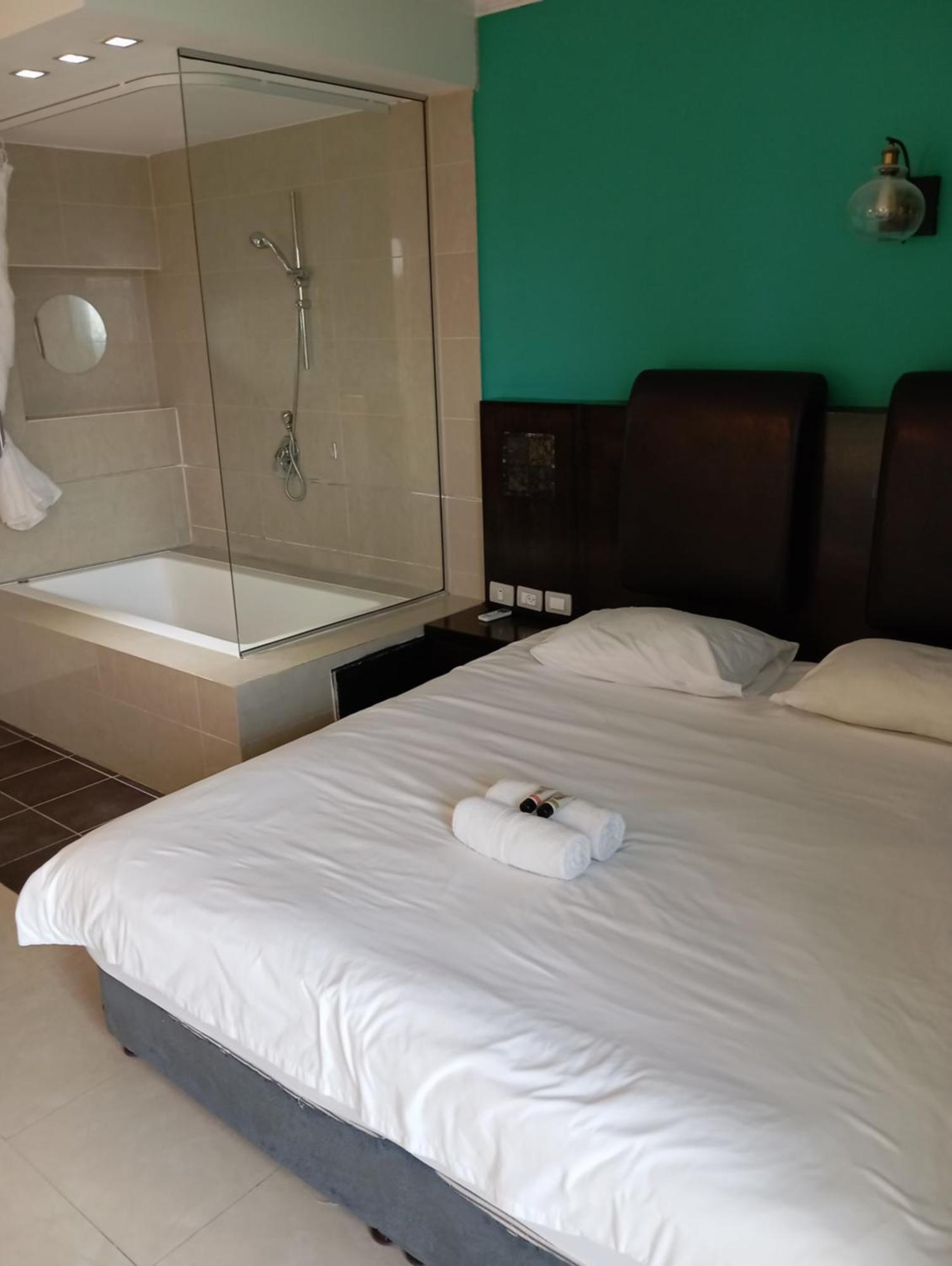 Marina Beach Hotel Tel Aviv Exterior foto