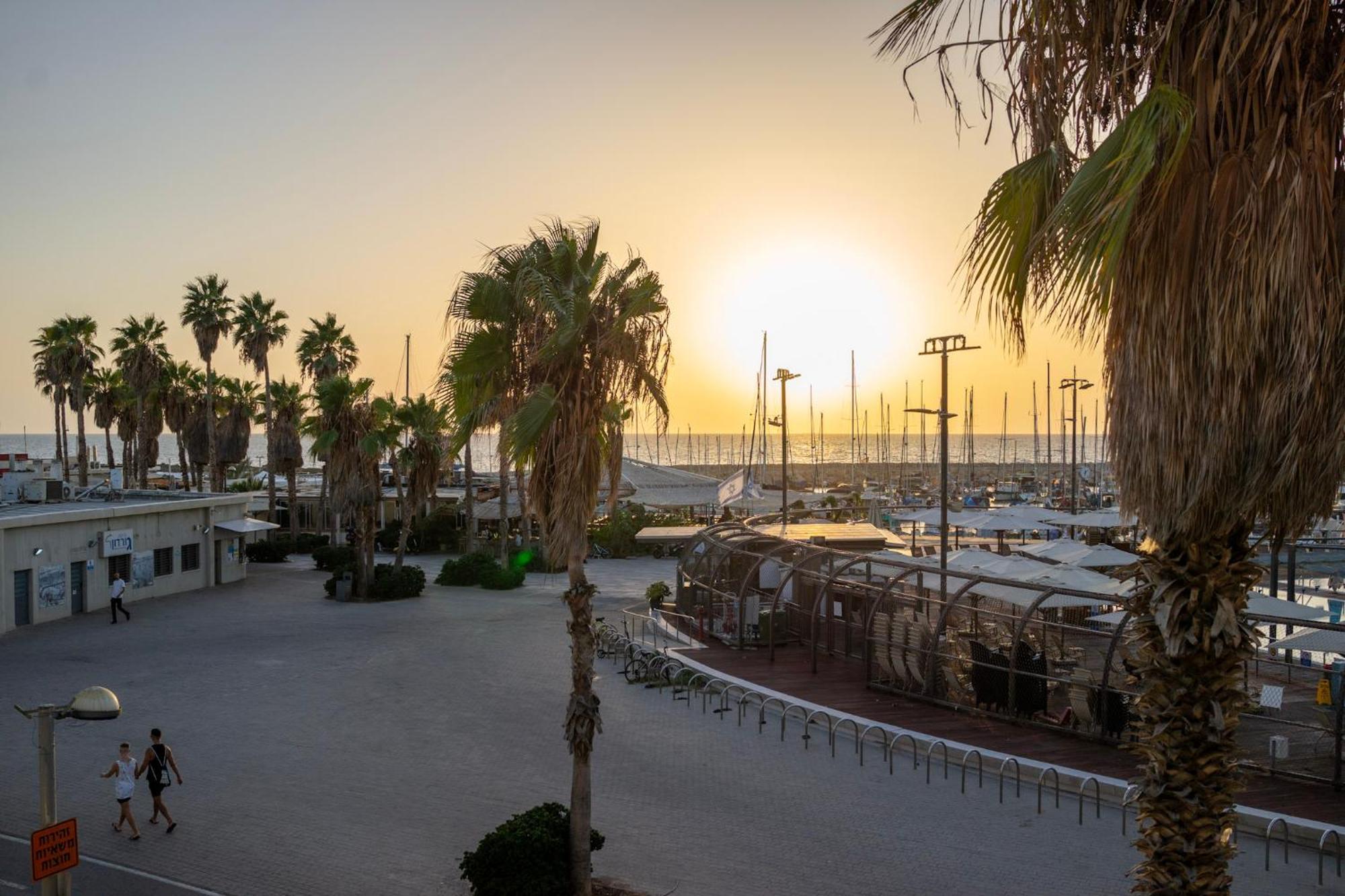 Marina Beach Hotel Tel Aviv Exterior foto